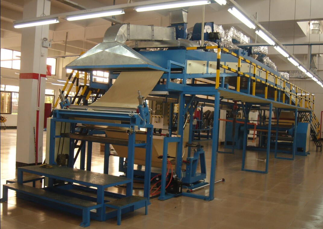 賜昌鞋廠現(xiàn)場(chǎng)不干膠自粘機(jī)、鞋材貼合機(jī)、強(qiáng)力膠貼合機(jī)、布料貼合機(jī)、泡綿貼合機(jī)、EVA貼合機(jī)